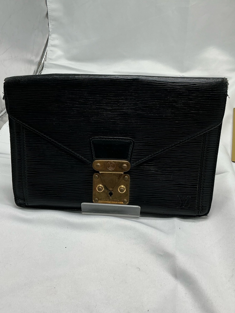 Louis Vuitton Sellier Dragonne Clutch Bag – Black Epi Leather | Vintage 👀 - Picture 10 of 13
